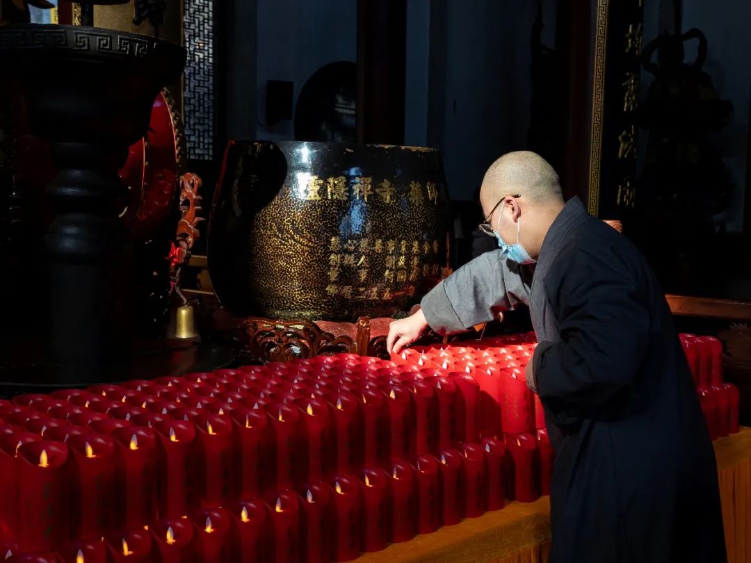 藏识今年元夜时佛前灯如昼元宵节佛前供灯的三重深义
