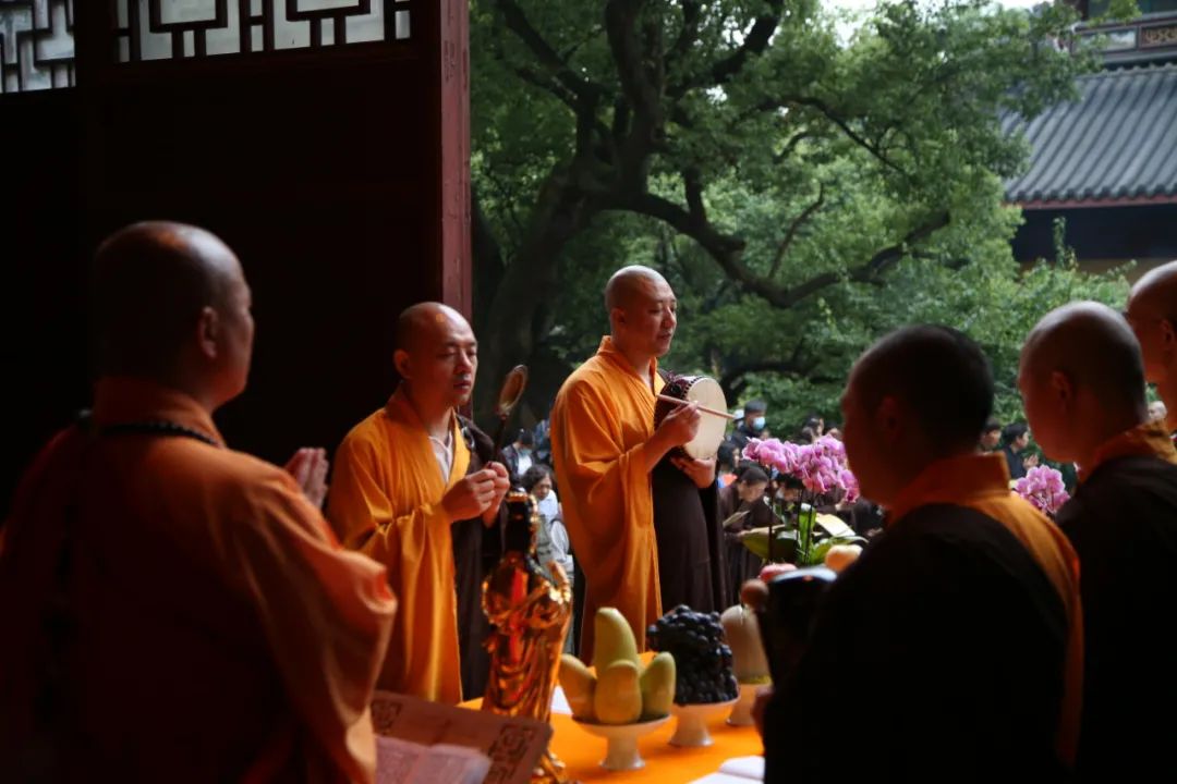新闻| 辛丑四月十五佛吉祥日 杭州灵隐寺举行放生祈福