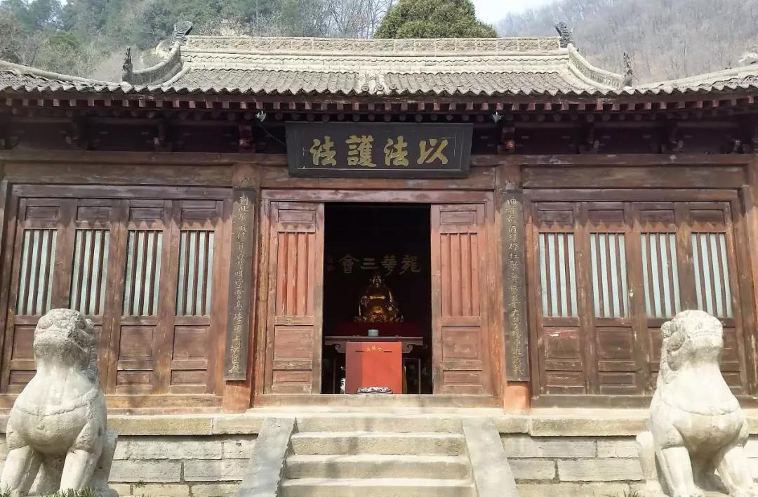 出家后先在会稽云门山云门寺讲律,再至吴兴抒山妙喜寺与诗僧皎然切磋.