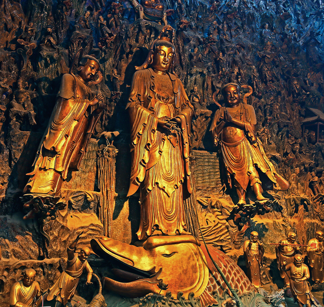 转轮圣王佛雕像图片